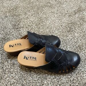 Kork-Ease Black Leather Mules with Woven Design